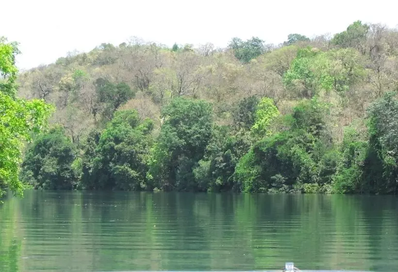 Hotel Bison River Resort