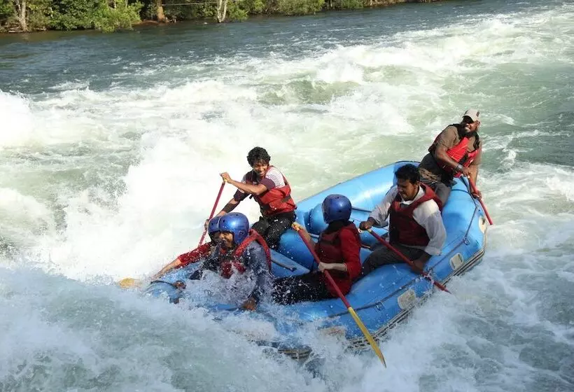 Hotel Bison River Resort