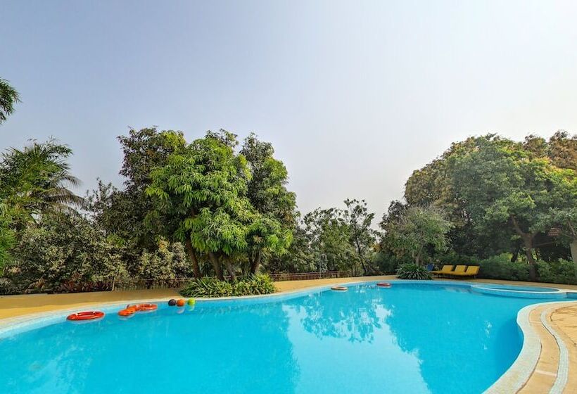 فندق Gir Vanvaso Resort
