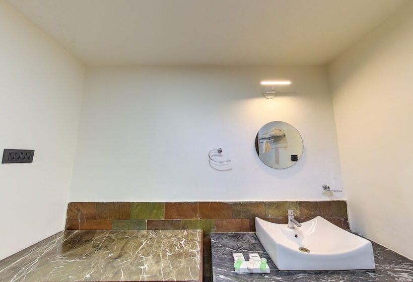 فندق Gir Vanvaso Resort