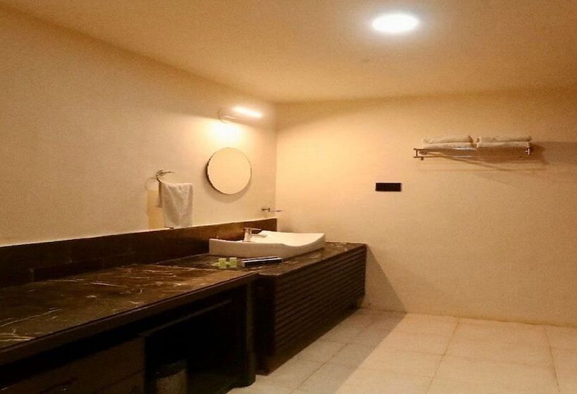 فندق Gir Vanvaso Resort