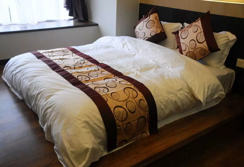 هتل Lot 10 Boutique