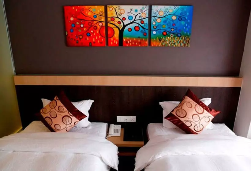 هتل Lot 10 Boutique