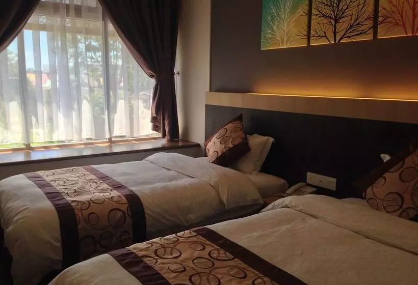 هتل Lot 10 Boutique