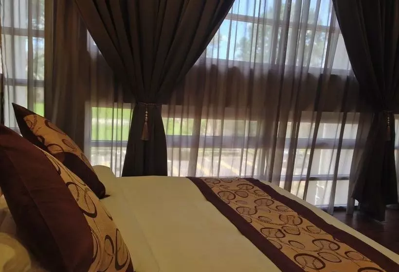 هتل Lot 10 Boutique