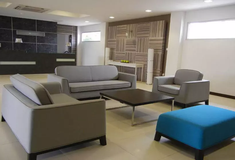 هتل Lot 10 Boutique