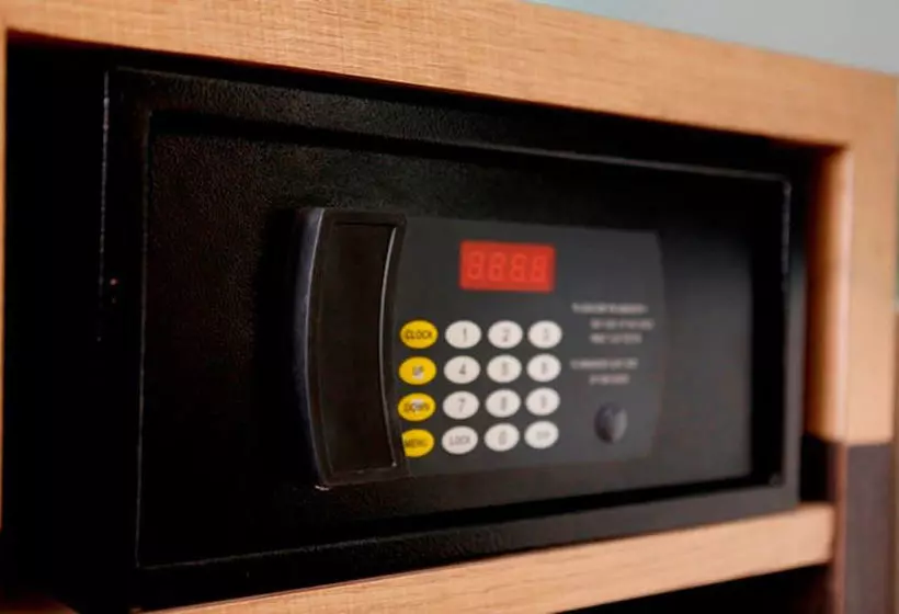 هتل Lot 10 Boutique