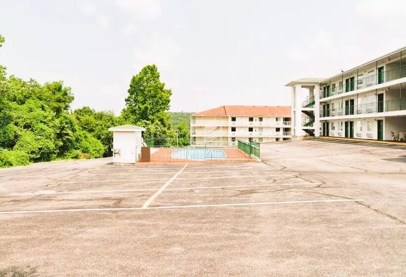 مُتل Evergreen Inn
