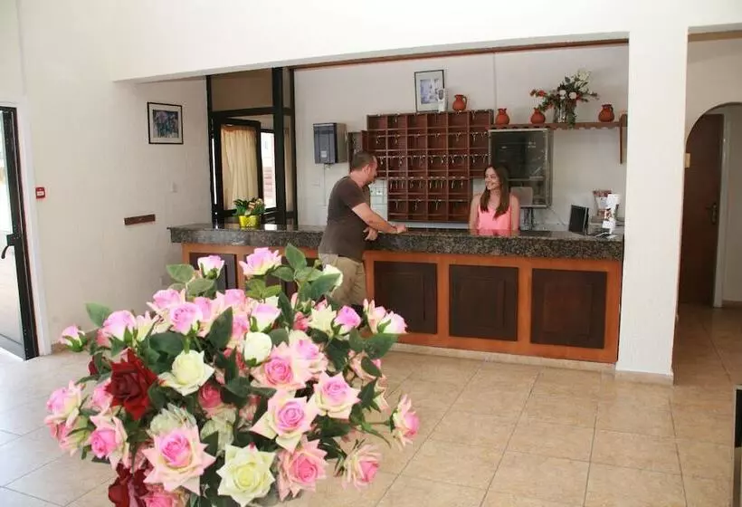 New York Plaza  Apartments