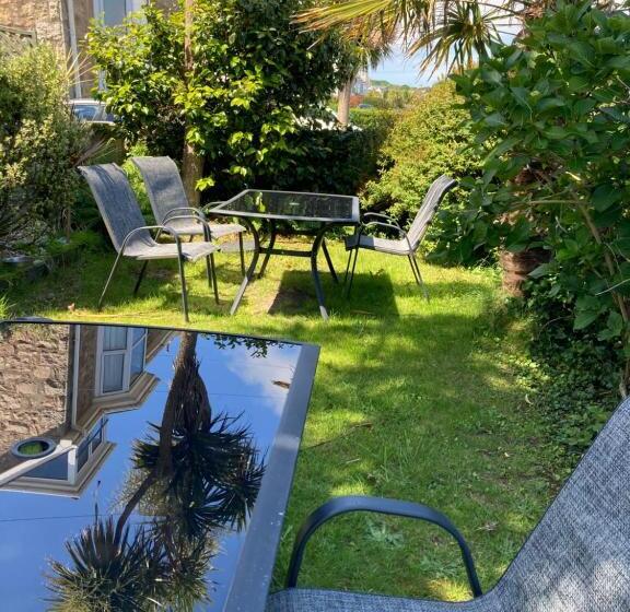 بنسيون Beechwood House