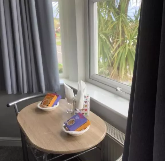 ペンション Beechwood House