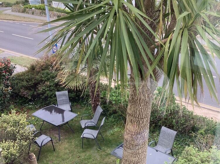 بنسيون Beechwood House