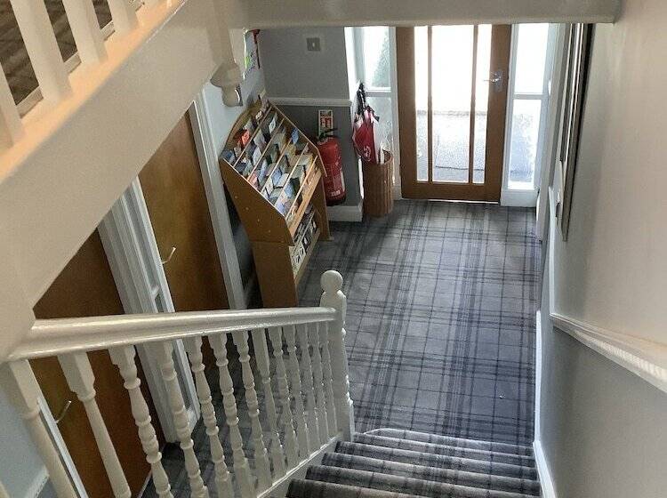 بنسيون Beechwood House