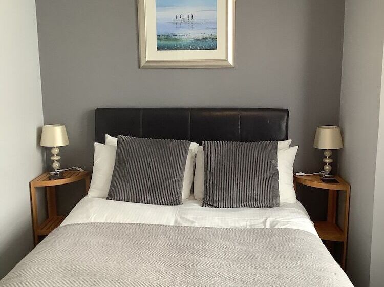 بنسيون Beechwood House