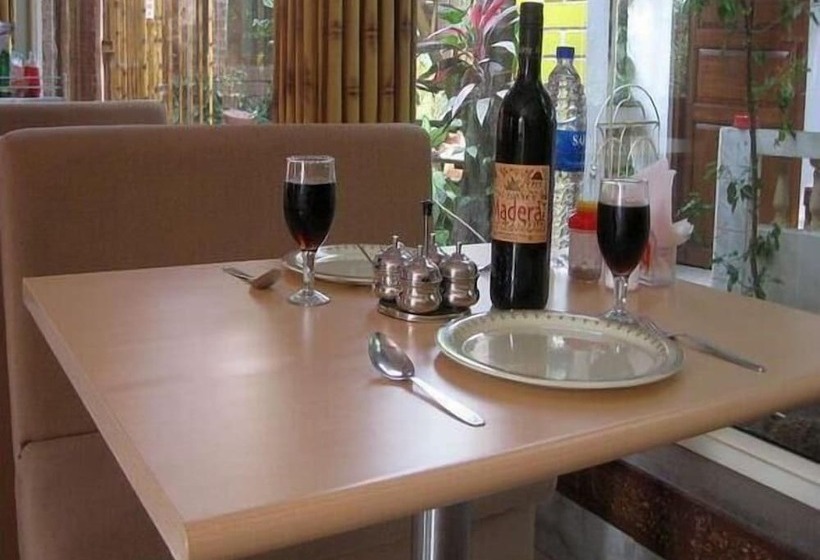 بنسيون Palm Groove Guest House