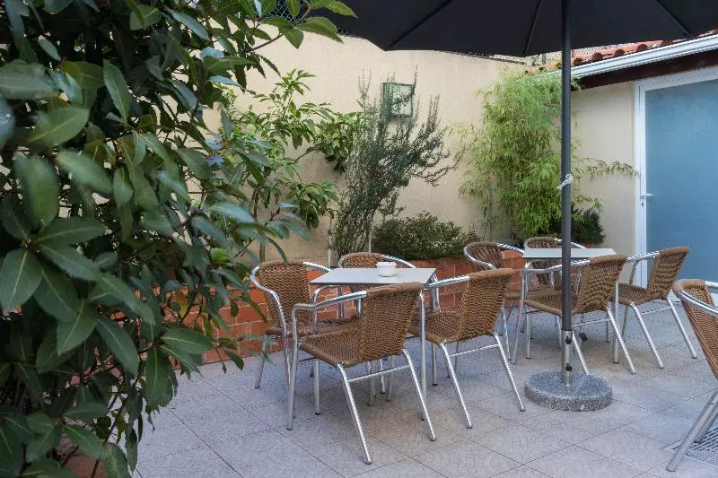 بنسيون Riversuites