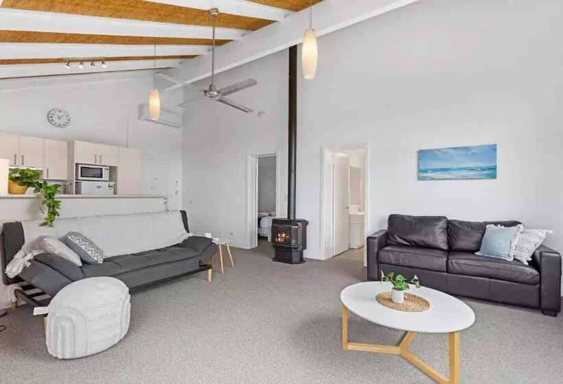 5 Whitecrest Great Ocean Road Resort   Ocean Views