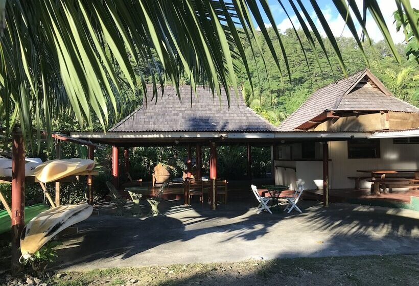 پانسیون Punatea Village