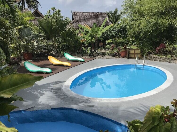 پانسیون Punatea Village