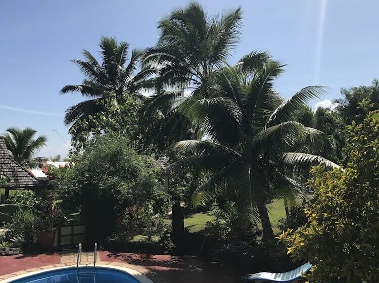 پانسیون Punatea Village