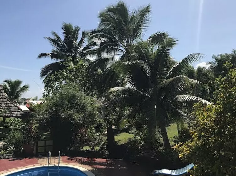 پانسیون Punatea Village