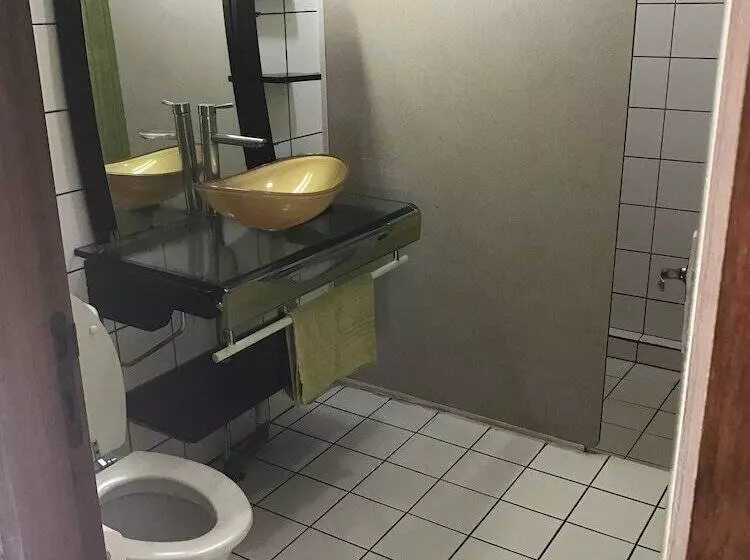 پانسیون Punatea Village