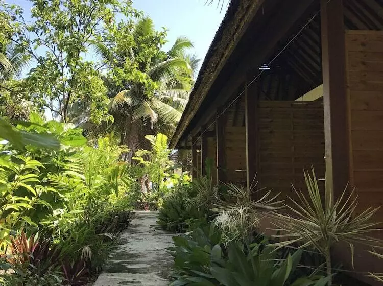 پانسیون Punatea Village