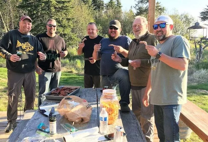 Aamiaismajoitus (B&B) Clam Gulch Lodge