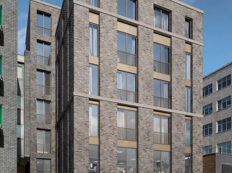 Bob W Tower Hill Studios