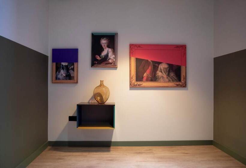 Bob W Tower Hill Studios