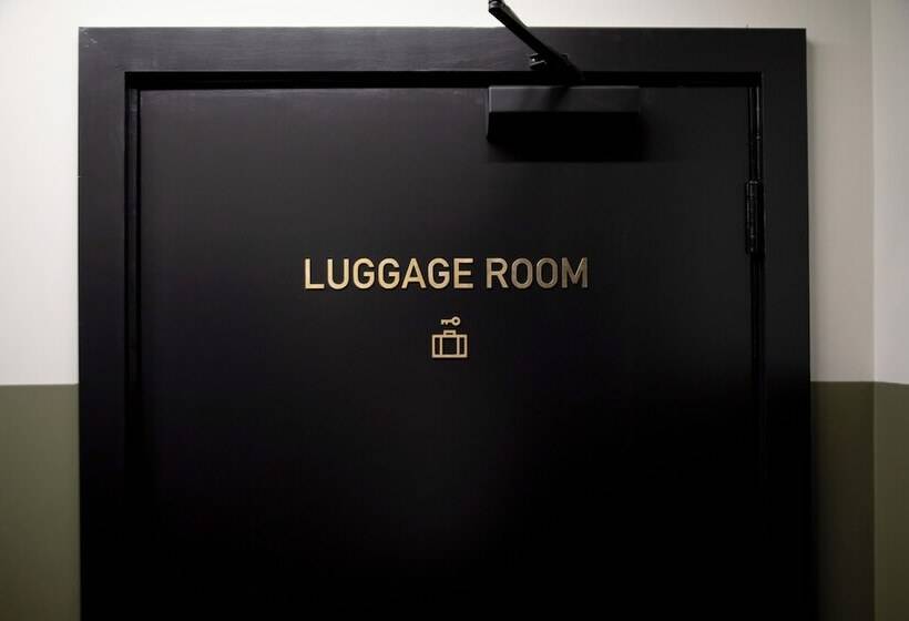 Bob W Tower Hill Studios