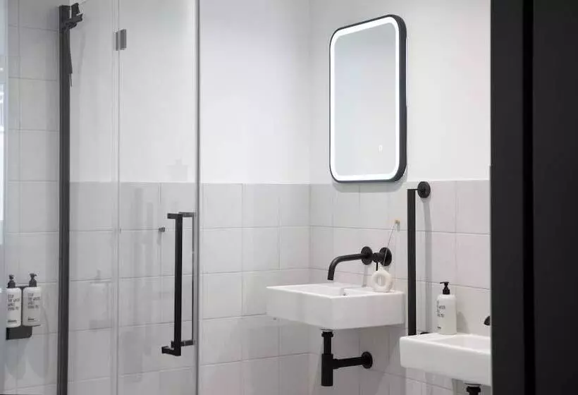 Bob W Tower Hill Studios