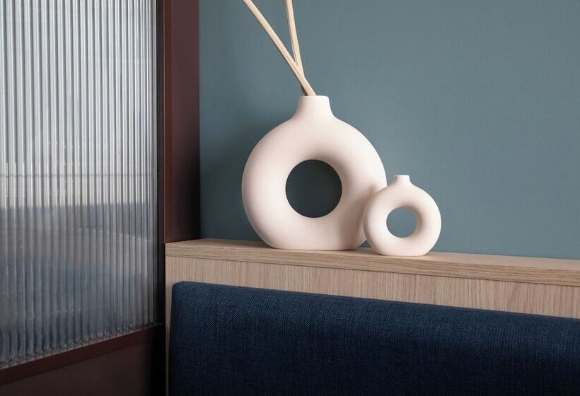 Bob W Tower Hill Studios