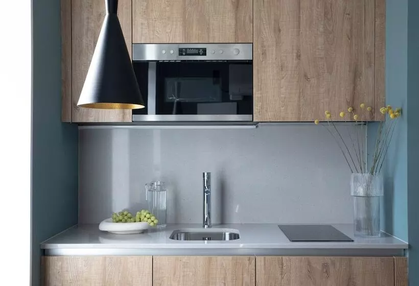 Bob W Tower Hill Studios