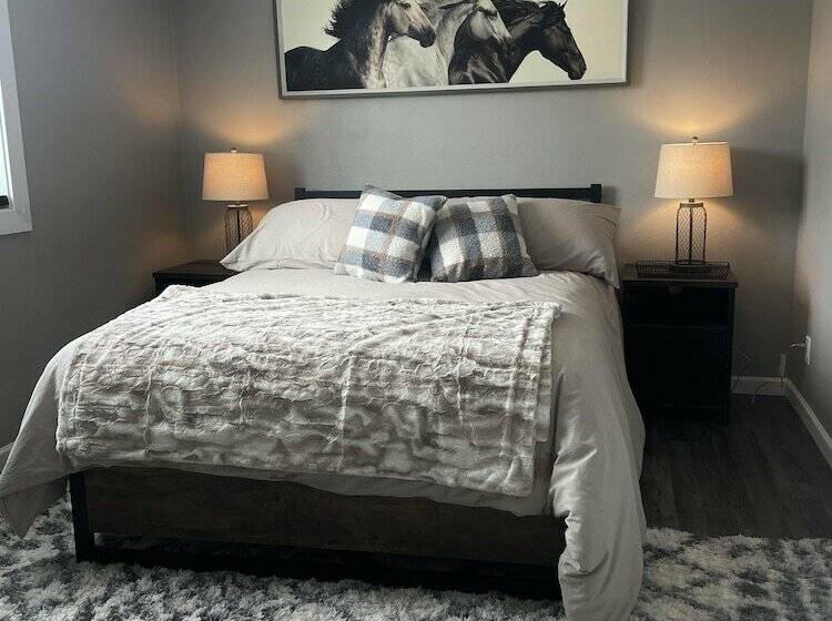 Otel Alaska Lake And Lodge At Longmere