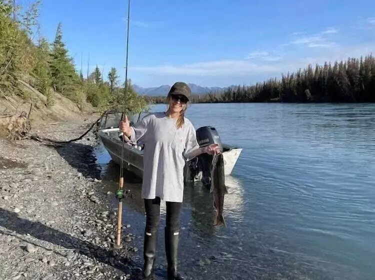 Hotelli Alaska Lake And Lodge At Longmere