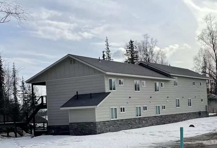 Hotelli Alaska Lake And Lodge At Longmere