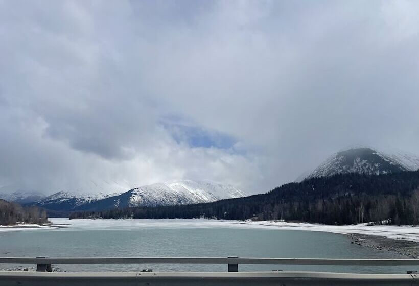 Otel Alaska Lake And Lodge At Longmere