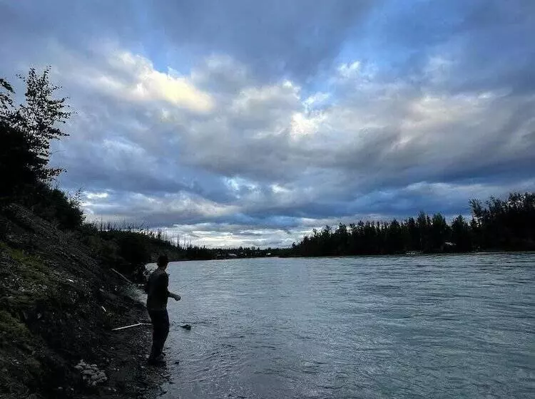 Hotelli Alaska Lake And Lodge At Longmere
