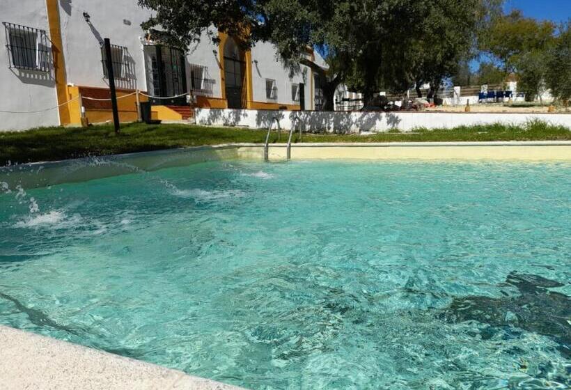 هتل Hacienda Marcharavi