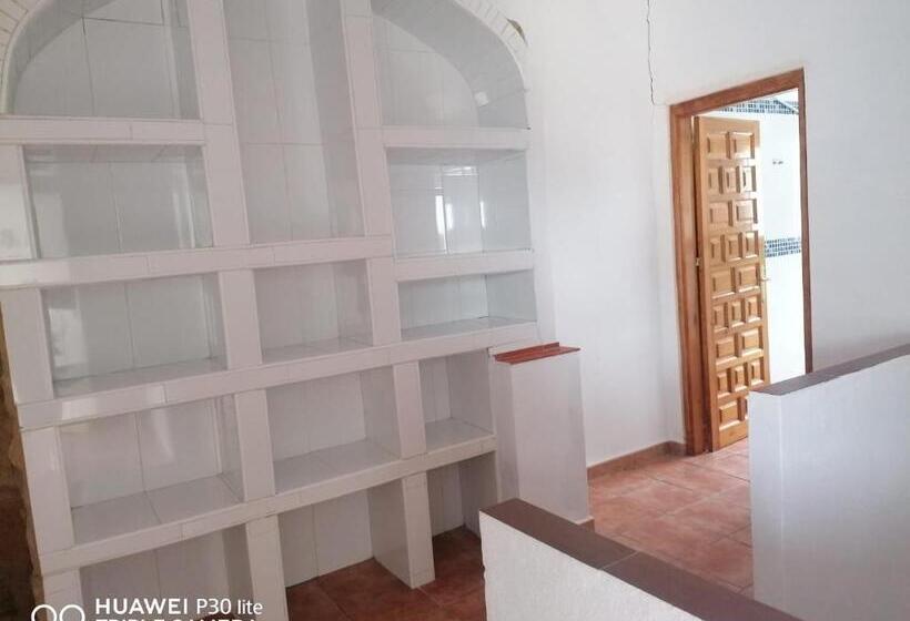 هتل Hacienda Marcharavi