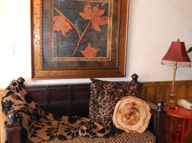 Lake View Three Bedroom, Three Bath Harbor North Luxury Cottage With Private Hot Tub Overlooking Lak