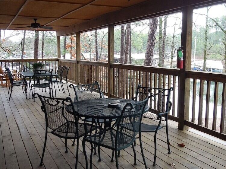 Lake View Three Bedroom, Three Bath Harbor North Luxury Cottage With Private Hot Tub Overlooking Lak