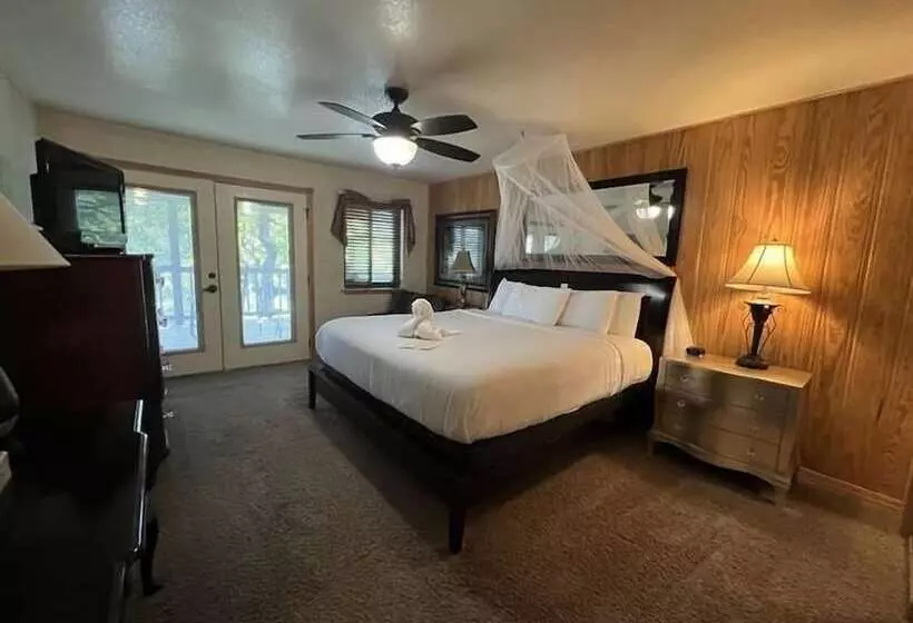 Lake View Two Bedroom, Two Bath Log Sided Cottage With Private Hot Tub Overlooking Lake Ouachita. By