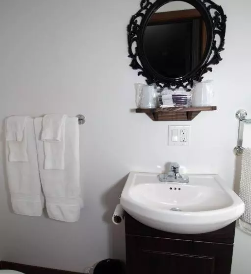 Motel Au Bord De L Eau