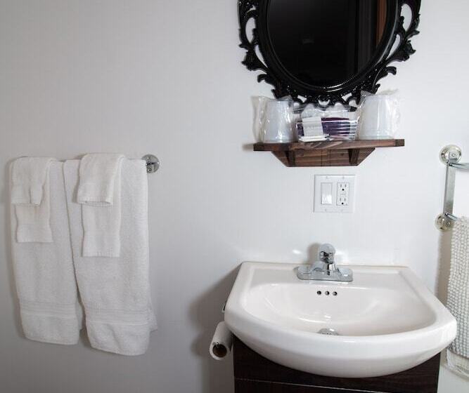 Motel Au Bord De L Eau