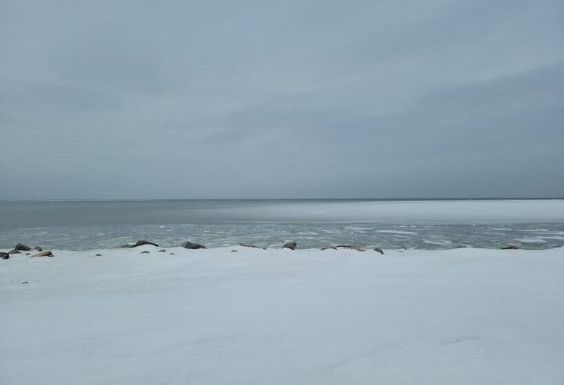 Motel Au Bord De L Eau