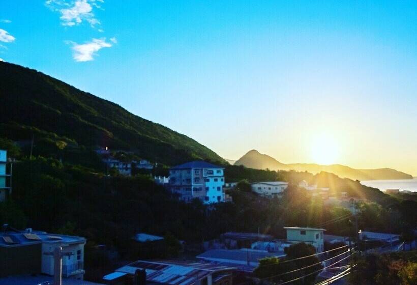 پانسیون 876 Ja Oasis & Homestay   By Kingston Airport