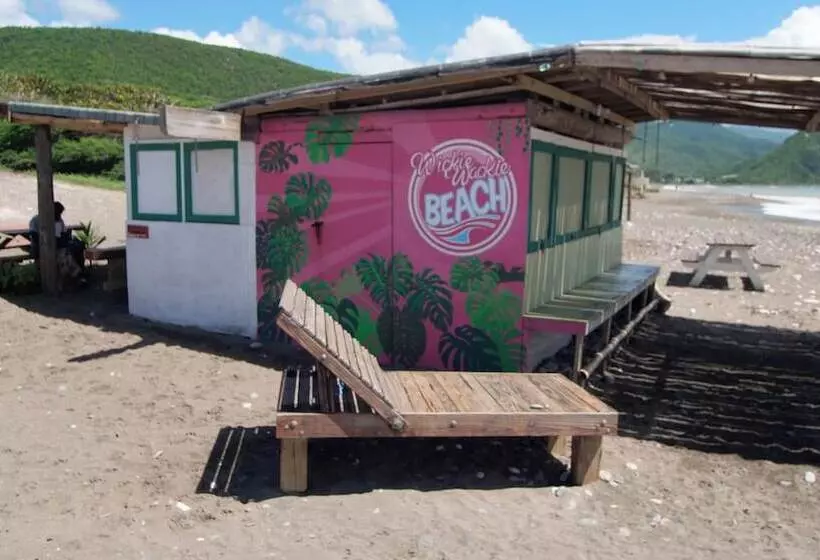 پانسیون 876 Ja Oasis & Homestay   By Kingston Airport