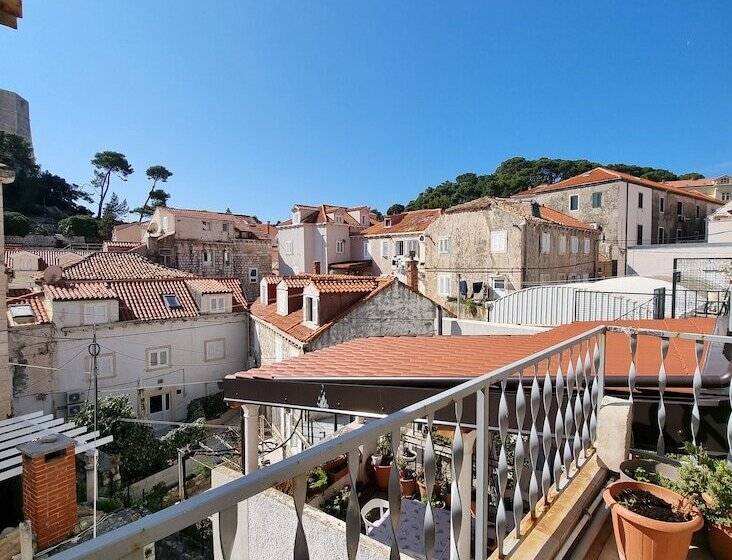 ペンション De Spot Guest House